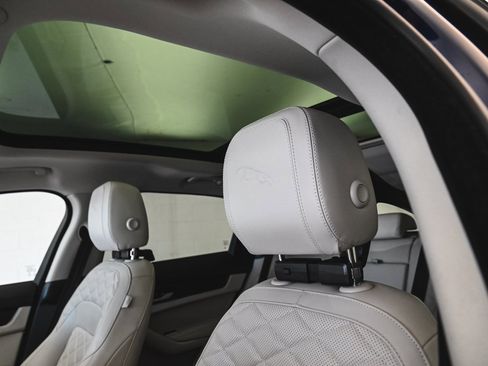 Used 2022 Jaguar F-PACE S image 30