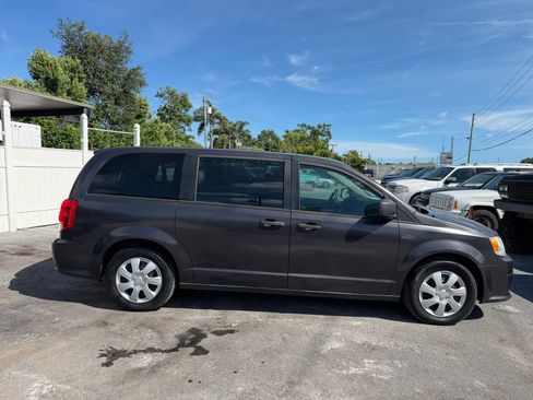 Used 2015 Dodge Grand Caravan American Value Package FWD image 5