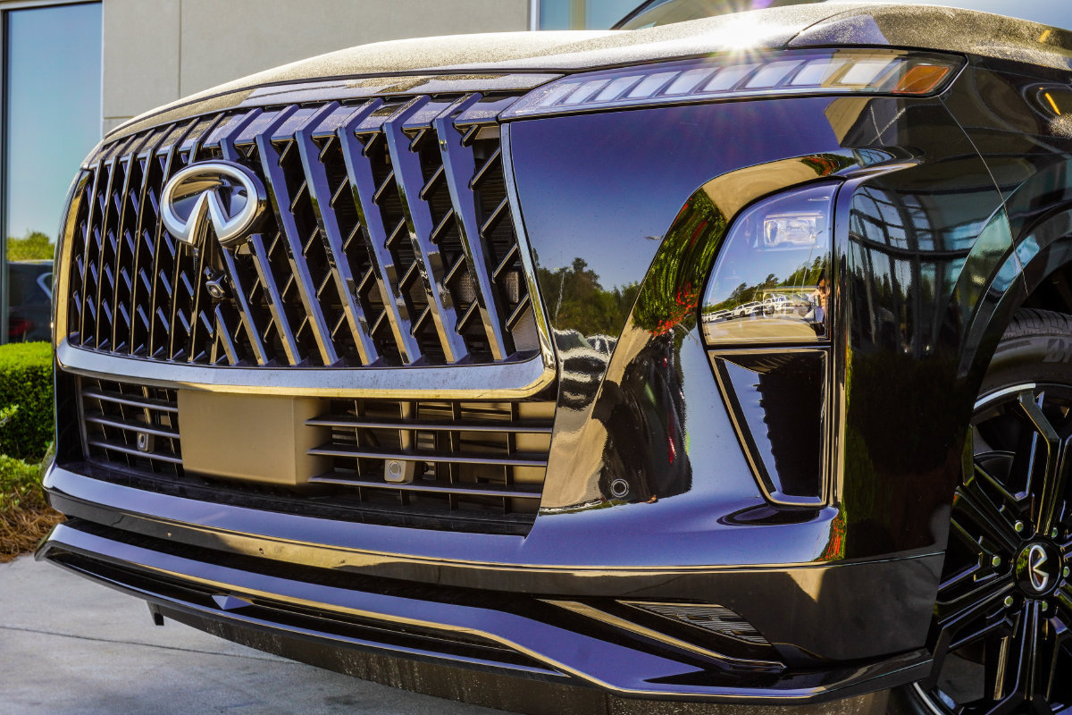 Certified 2026 INFINITI QX80 4WD w/ Sport Exterior Package image 2