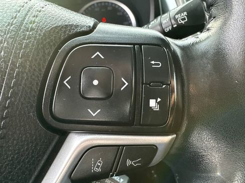 Certified 2019 Toyota Highlander XLE image 30