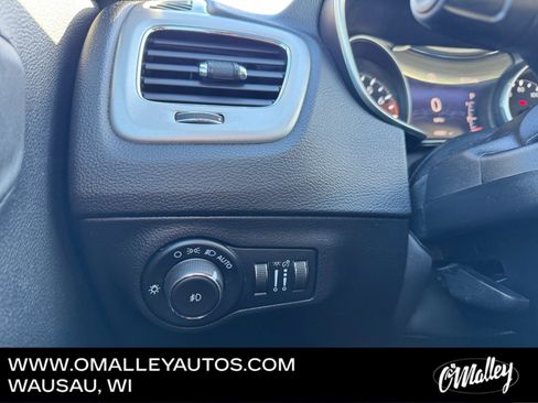 Used 2021 Jeep Compass Latitude w/ Driver Assistance Group image 18