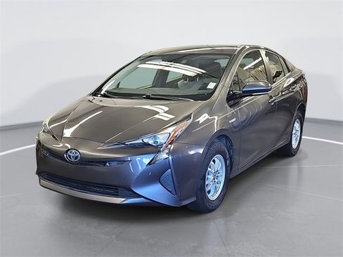 Used 2017 Toyota Prius Three image 7