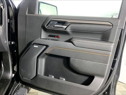 Used 2025 GMC Sierra 1500 AT4 w/ AT4 Premium Package AWD/4WD image 19