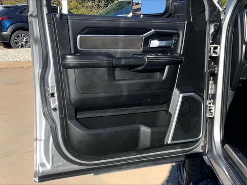 Used 2022 RAM 2500 Laramie w/ Night Edition image 42