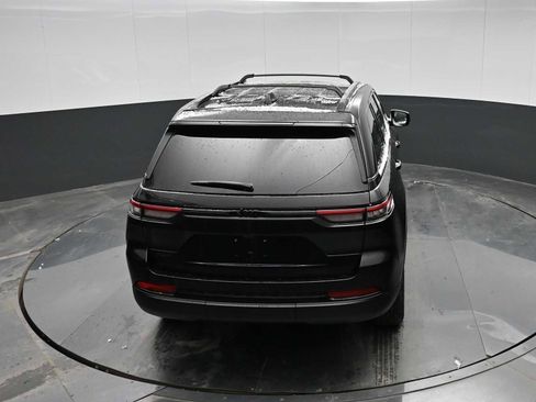 Used 2024 Jeep Grand Cherokee Altitude image 25