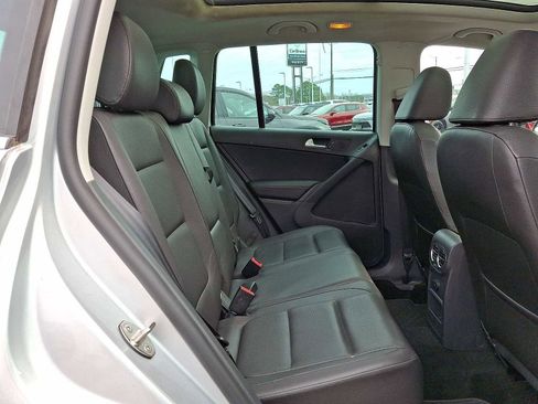 Used 2016 Volkswagen Tiguan SE image 33