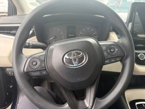 Used 2025 Toyota Corolla LE FWD image 6