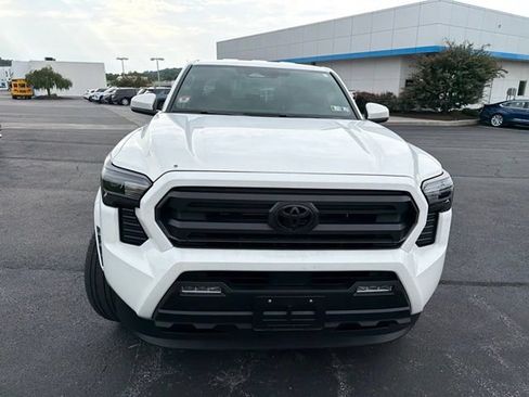 Used 2024 Toyota Tacoma SR5 AWD/4WD image 3