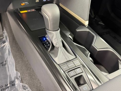 Used 2026 Toyota Camry SE image 29