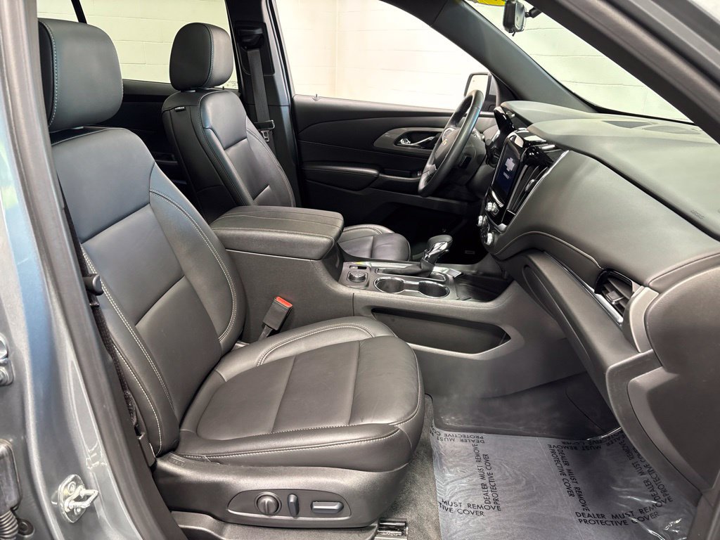 Used 2023 Chevrolet Traverse LT w/ LT Premium Package AWD/4WD image 11