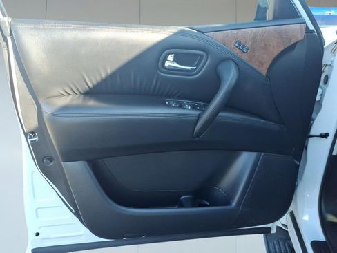 Used 2023 Nissan Armada SL w/ Captain's Chairs Package image 11