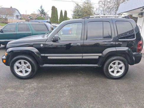 Used 2006 Jeep Liberty Limited image 3