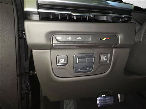 Used 2025 Cadillac Escalade V w/ LPO, Floor Liner Package AWD/4WD image 27