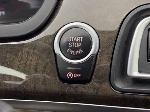 Used 2013 BMW 750Li image 24