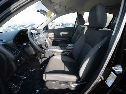 Used 2022 Honda HR-V LX image 9