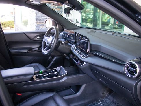 Used 2025 Chevrolet Equinox LT w/ Convenience Package II AWD/4WD image 17