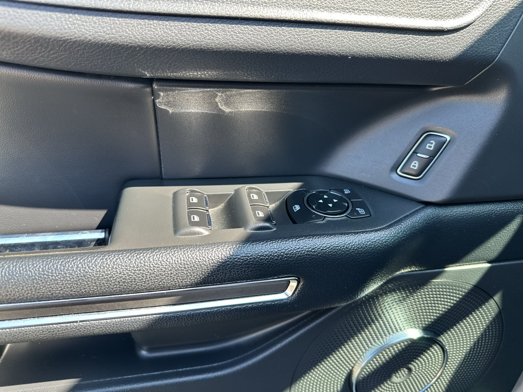 Used 2024 Ford Expedition XLT RWD image 9