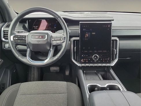 Used 2025 GMC Acadia Elevation image 10