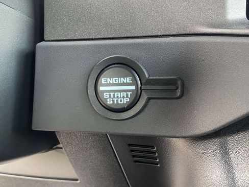 New 2025 Ford Bronco 4-Door AWD/4WD image 15