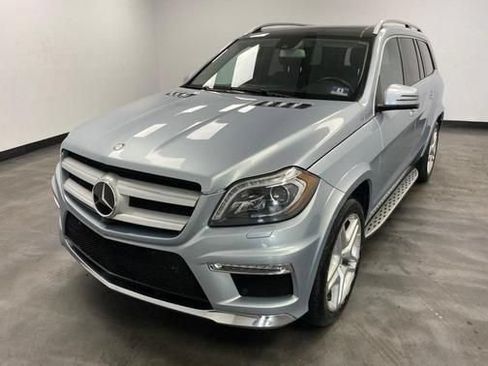 Used 2015 Mercedes-Benz GL 550 4MATIC image 2