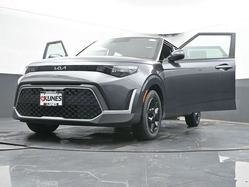 Used 2025 Kia Soul LX w/ LX Technology Package FWD image 48