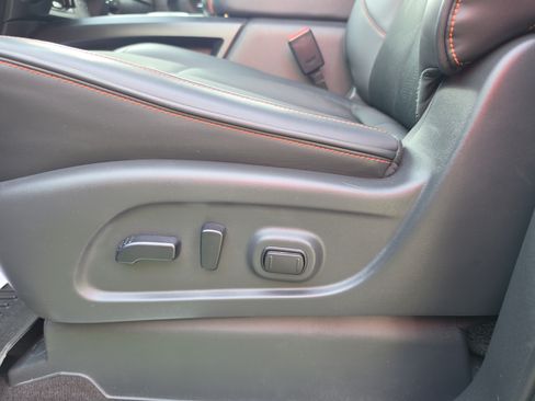 Used 2023 Nissan Titan PRO-4X AWD/4WD image 14