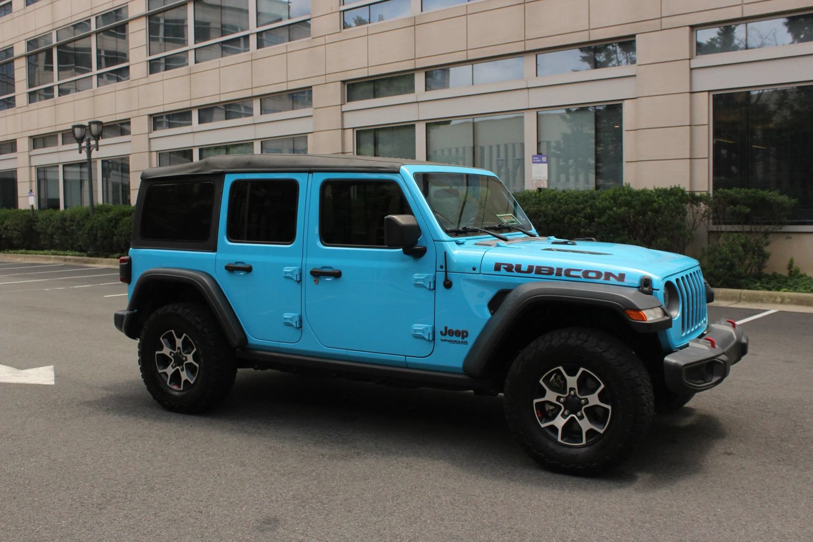 Used 2021 Jeep Wrangler Unlimited Rubicon w/ Safety Group AWD/4WD image 2