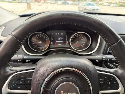 Used 2021 Jeep Compass Latitude w/ Sun and Sound Group FWD image 19