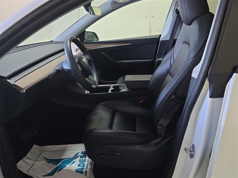 Used 2023 Tesla Model Y Long Range AWD/4WD image 7