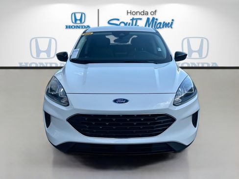 Used 2022 Ford Escape SE w/ SE Sport Appearance Package image 2