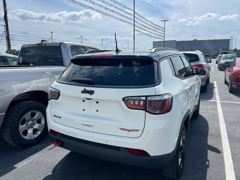 Used 2018 Jeep Compass Trailhawk w/ Leather Interior Group AWD/4WD image 3