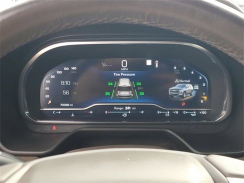 Used 2022 Chevrolet Suburban Z71 image 23