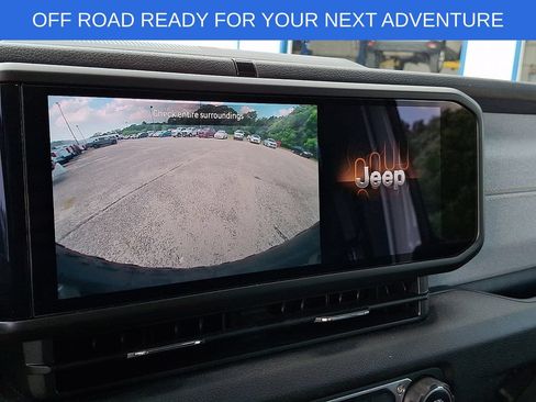Used 2024 Jeep Wrangler Unlimited AWD/4WD image 17