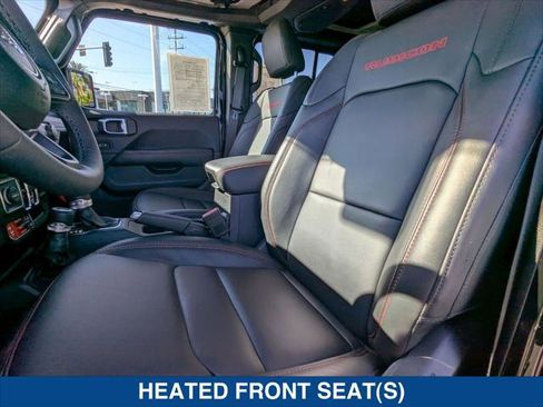 Used 2025 Jeep Wrangler Unlimited Rubicon image 13