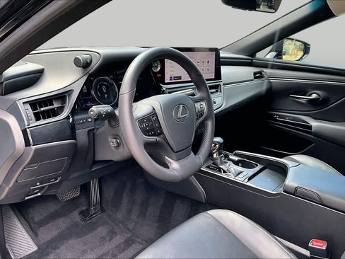 Used 2023 Lexus ES 300h w/ Premium Package FWD image 17
