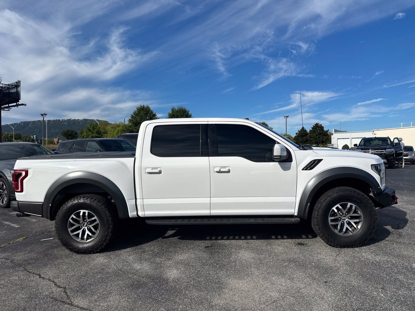 Used 2018 Ford F150 Raptor w/ Equipment Group 802A Luxury AWD/4WD image 4