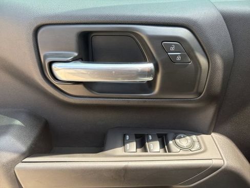 Used 2025 Chevrolet Silverado 1500 Custom Trail Boss AWD/4WD image 4