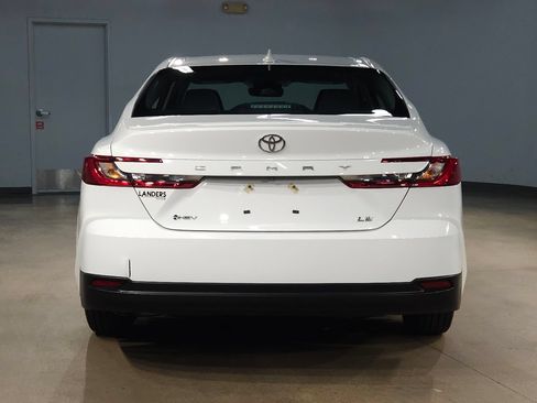 Used 2025 Toyota Camry LE w/ Convenience Package FWD image 6