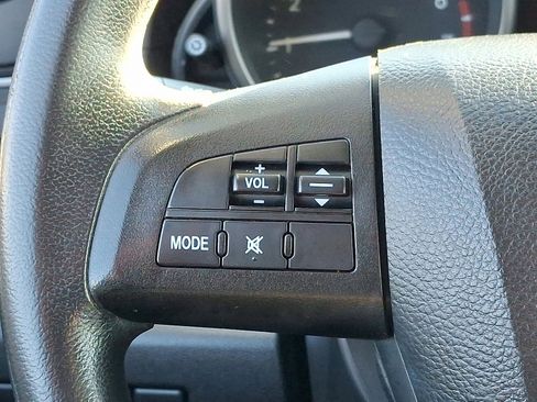 Used 2012 MAZDA MAZDA5 Sport image 19