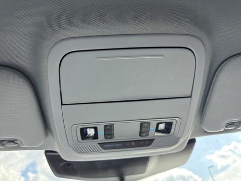 Certified 2023 Ford Explorer XLT w/ Class IV Trailer Tow Package image 28