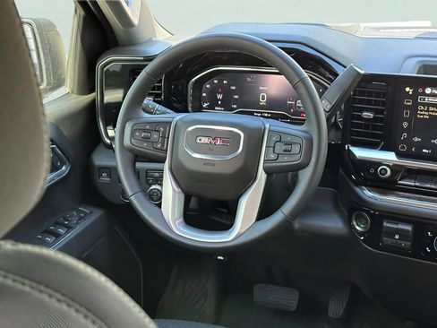 Used 2025 GMC Sierra 1500 Elevation RWD image 16