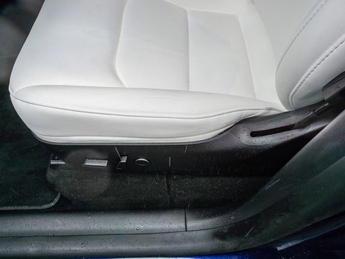 Used 2022 Tesla Model Y Performance AWD/4WD image 18