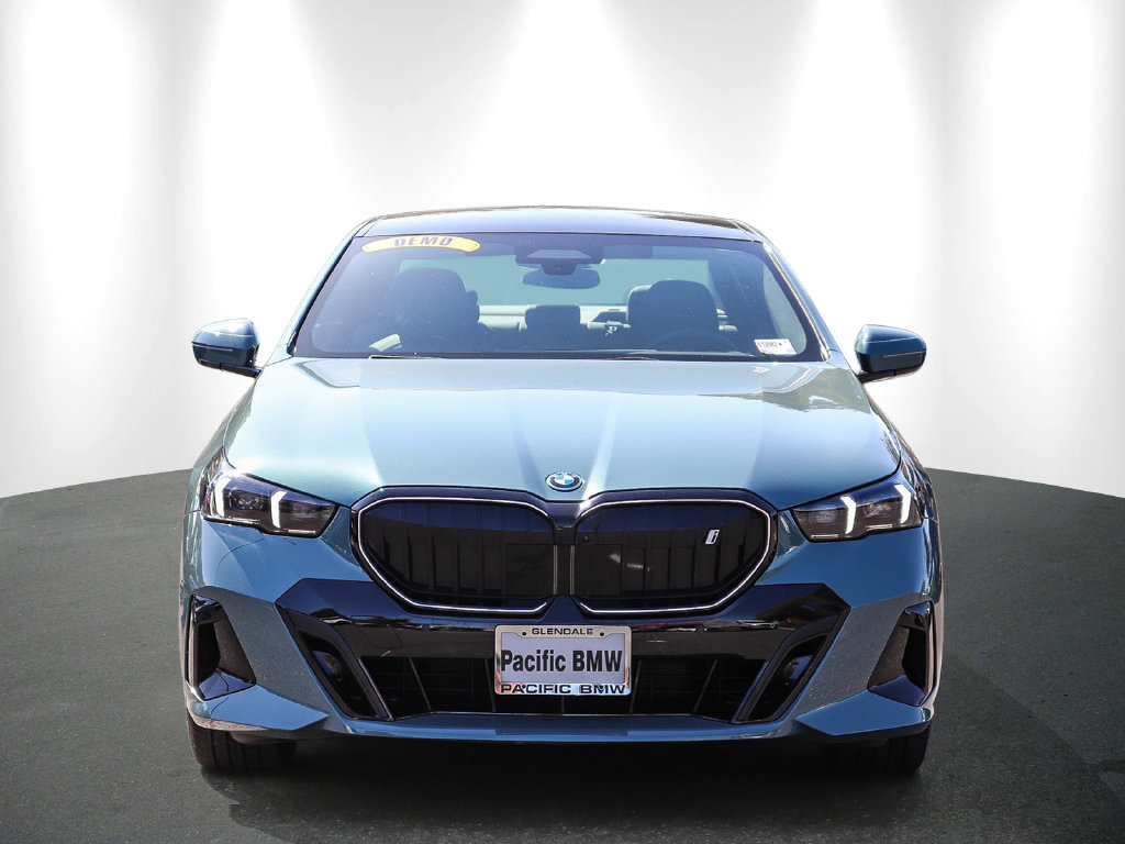 Used 2027 BMW i5 xDrive40 AWD/4WD image 2