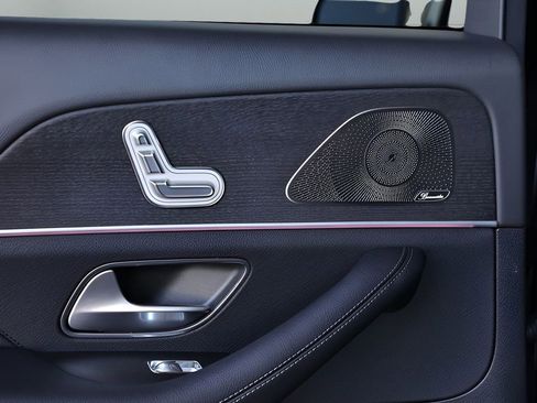 Used 2025 Mercedes-Benz GLS 450 4MATIC image 45