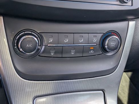 Used 2015 Nissan Sentra SR w/ SR Premium Package image 18