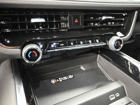 Used 2026 Chevrolet Tahoe Z71 w/ Comfort Package image 14