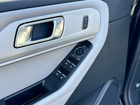 New 2026 Ford Explorer Active w/ Active Comfort Package image 8