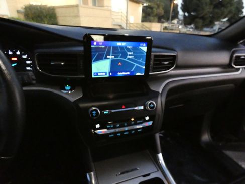 Used 2020 Ford Explorer XLT w/ Equipment Group 202A image 51