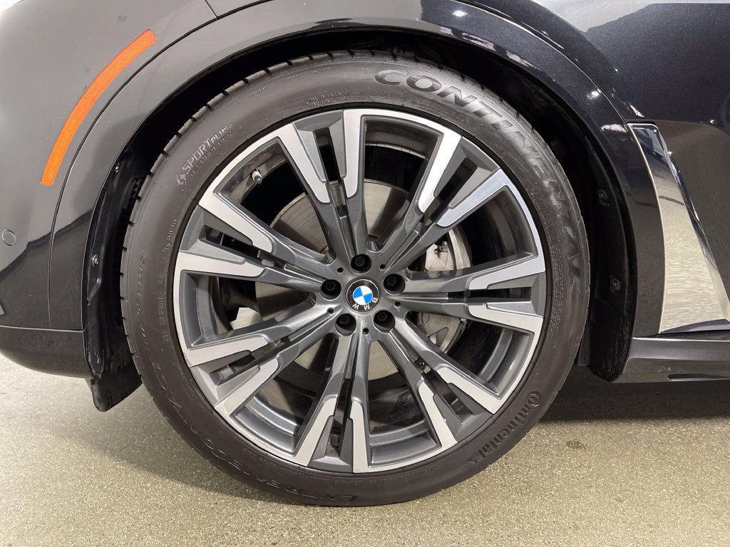 Used 2019 BMW X7 xDrive50i w/ Premium Package AWD/4WD image 11