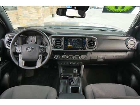 Used 2019 Toyota Tacoma TRD Off-Road w/ Technology Package image 12